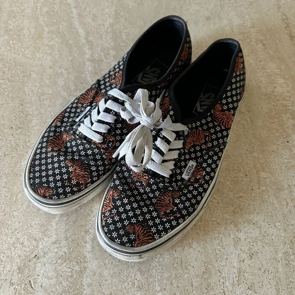 Vans Tiger Floral Classic Sneakers - Picture 3 of 3